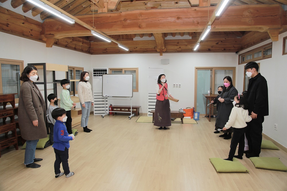 2021 상반기 체험프로그램(전통놀이체험, 목공예체험) 첨부 이미지