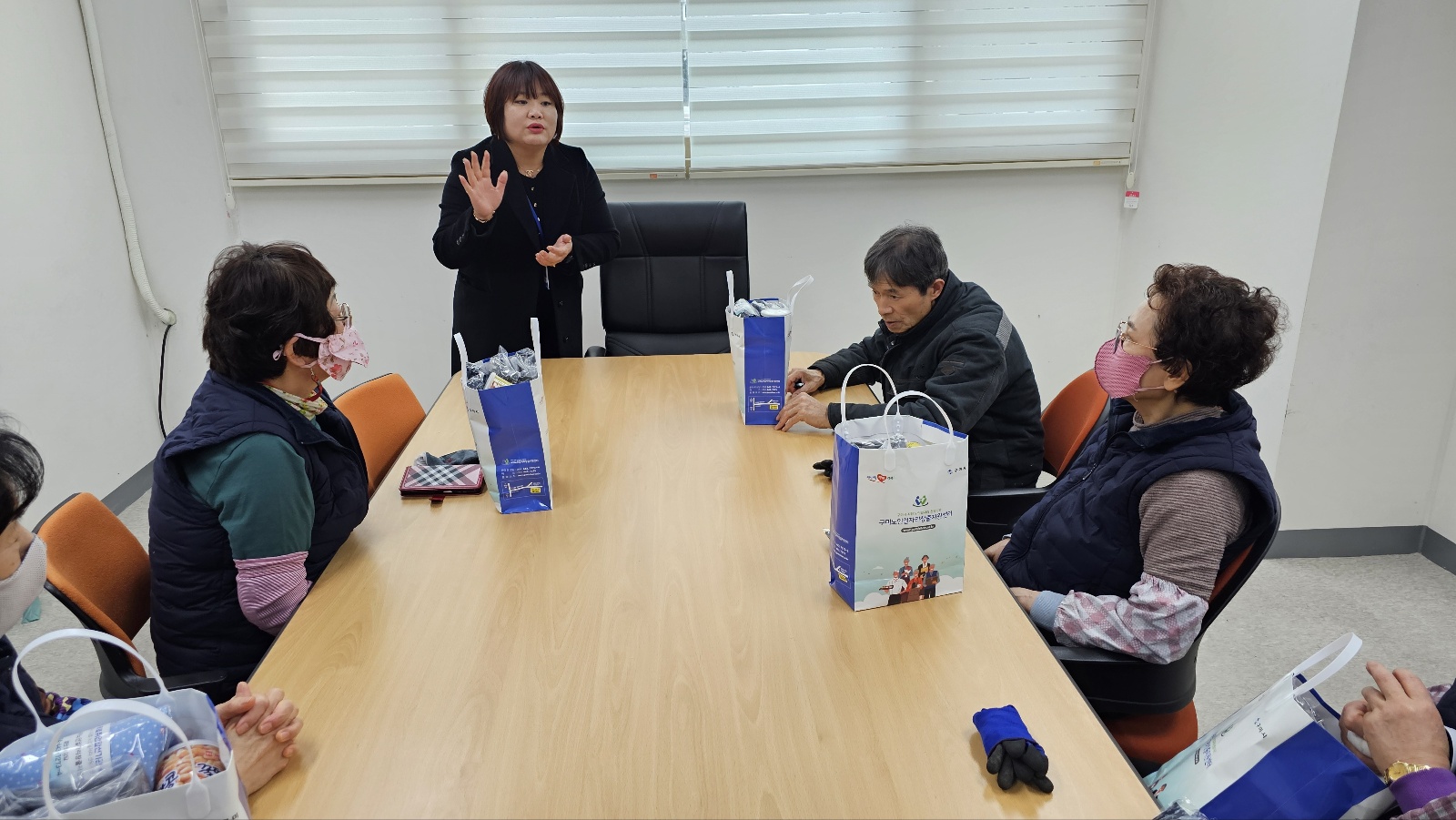 2024년 노인일자리참여자 사후관리 방문 첨부 이미지