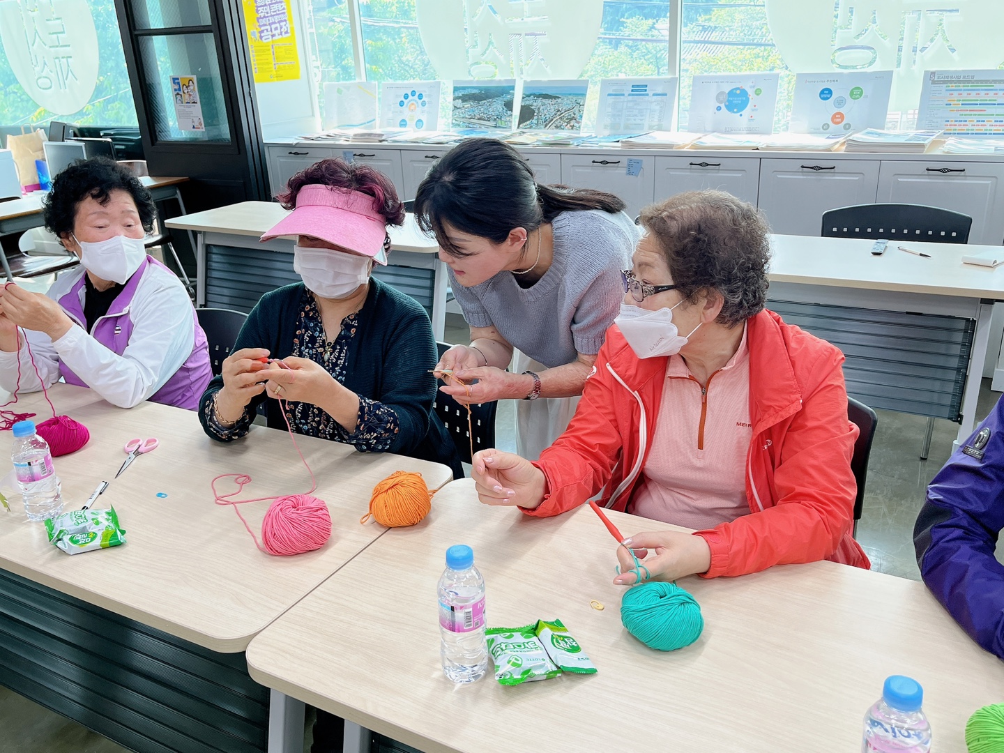 [선주원남동] 공동체 활성화 프로그램 - 손뜨개 교육 현장 스케치 첨부 이미지