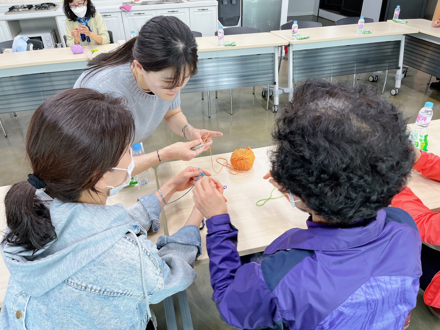 [선주원남동] 공동체 활성화 프로그램 - 손뜨개 교육 현장 스케치 첨부 이미지