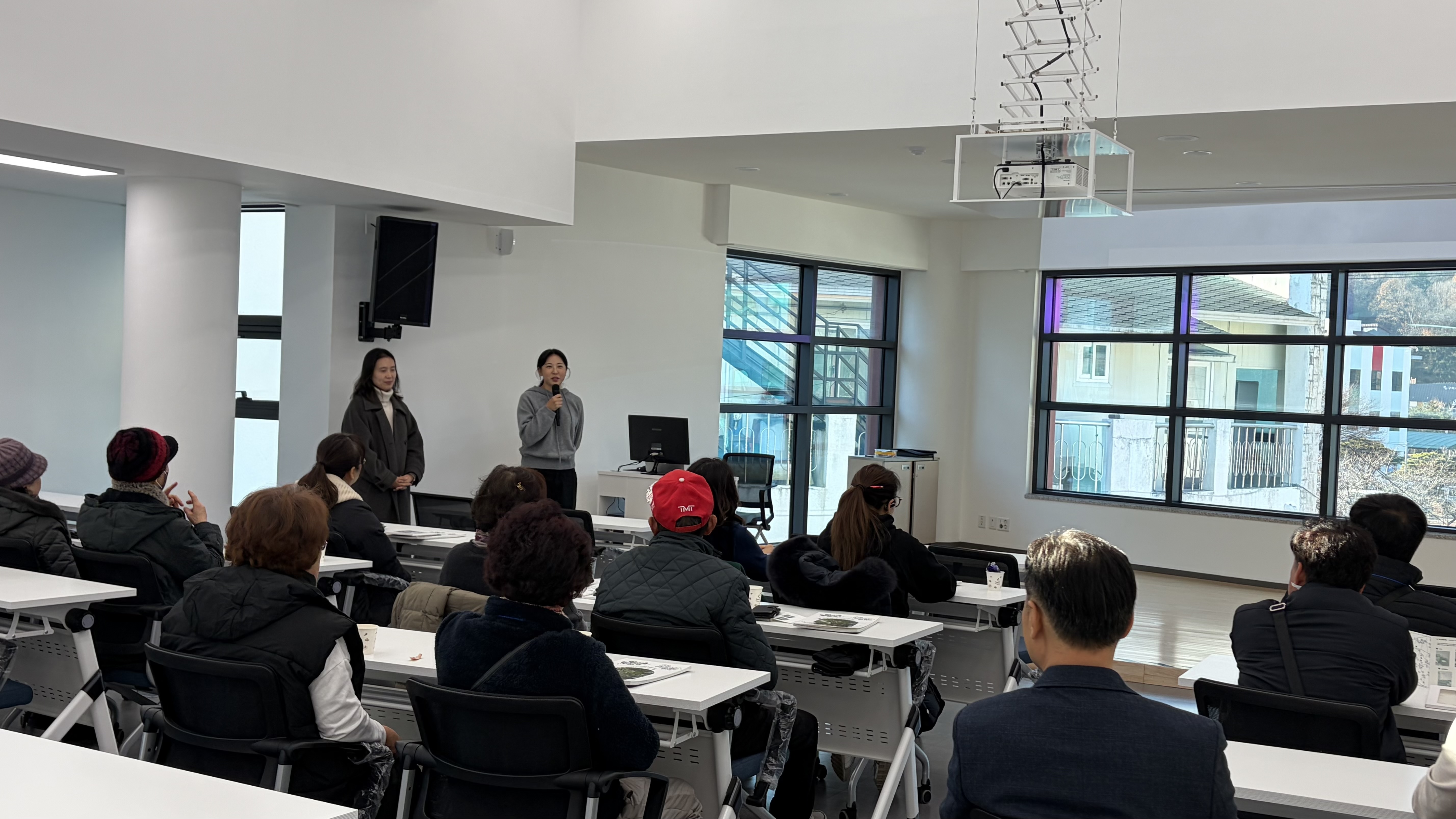 [선주원남동] 각산마을호텔 현장 견학 - 김천 삼색이수상권상인협동조합 방문 스케치 첨부 이미지